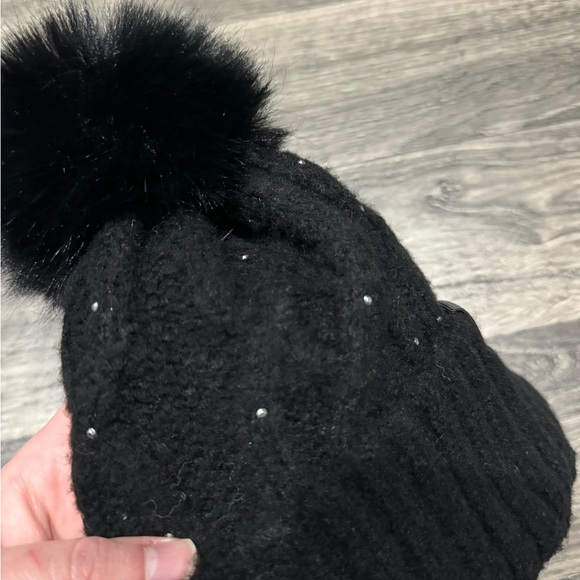 SOLD * NEW! DKNY Hat - Picture 6 of 6